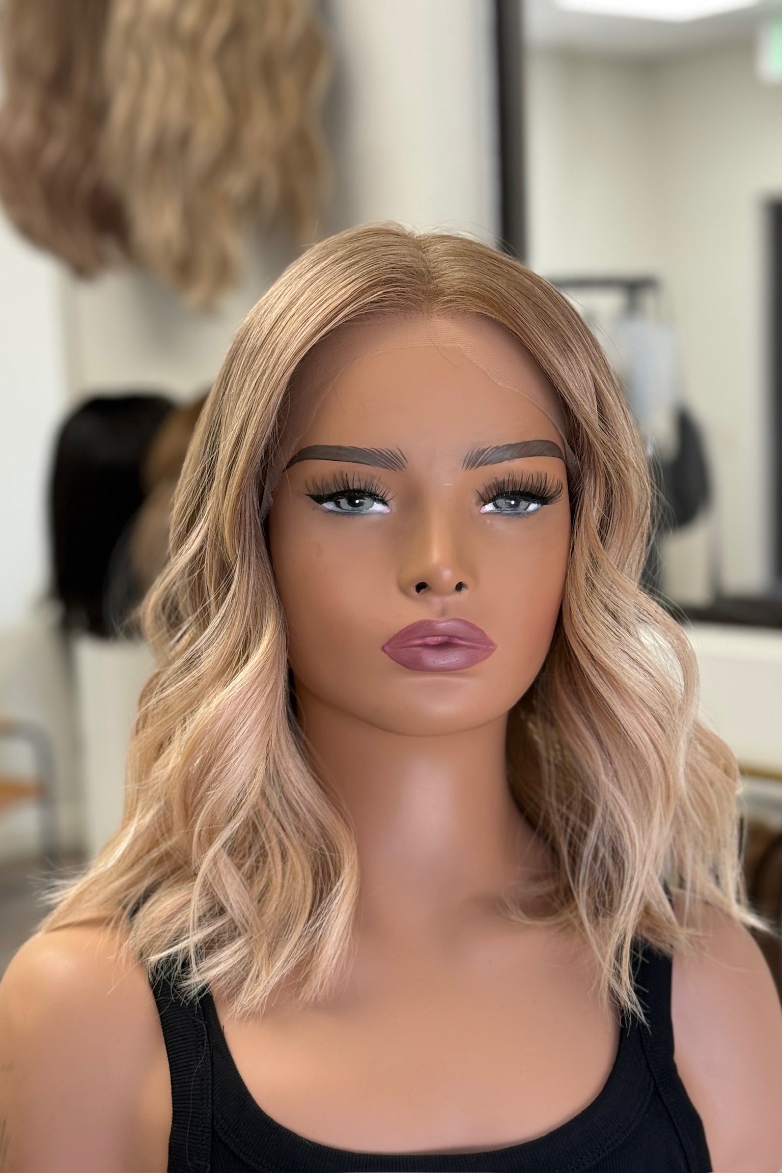 Champagne Blonde - Handtied Small 16" Wig