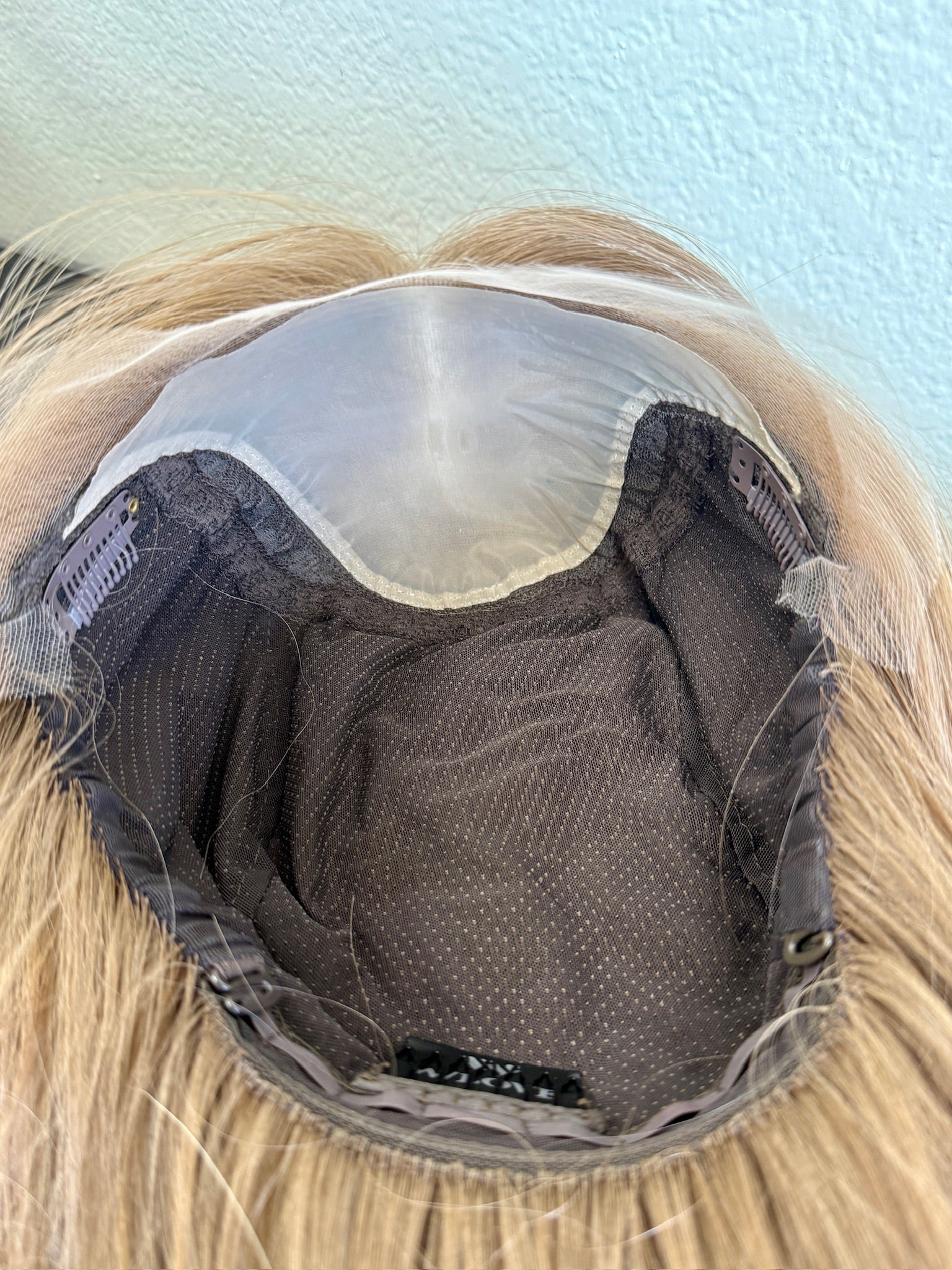 Champagne Blonde - Handtied Small 16" Wig