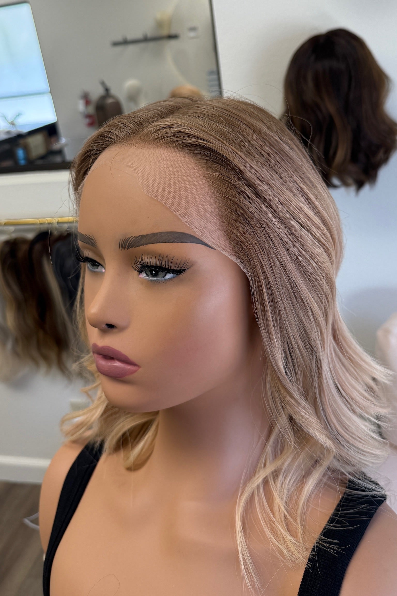 Champagne Blonde - Handtied Small 16" Wig