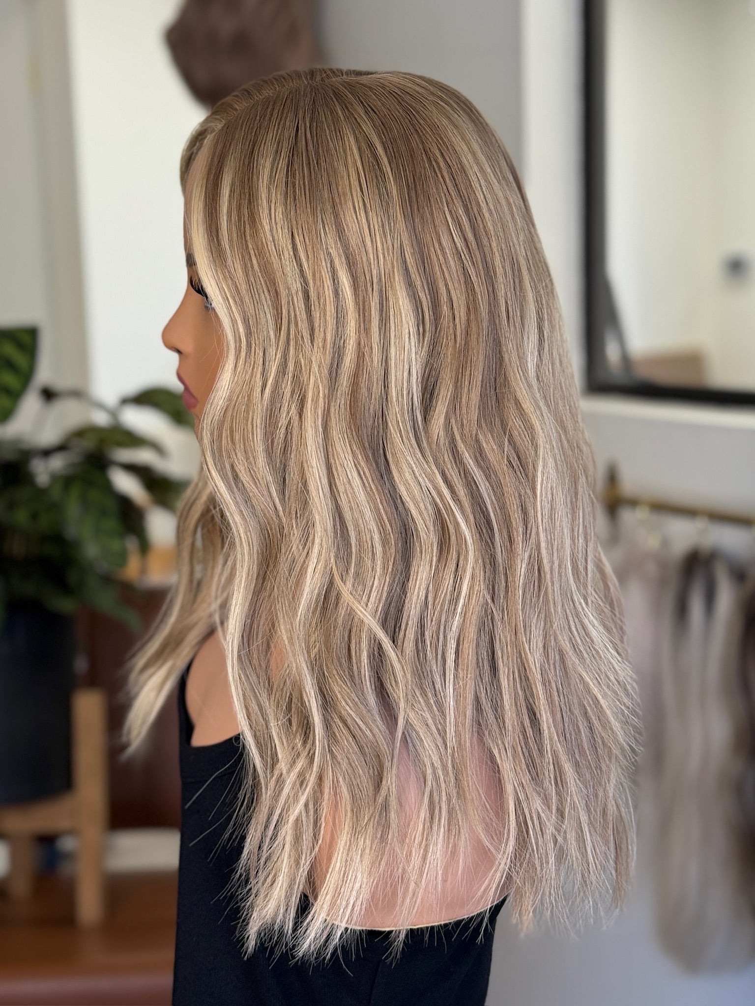 Highlighted Sandy Blonde - Large 21 Inch