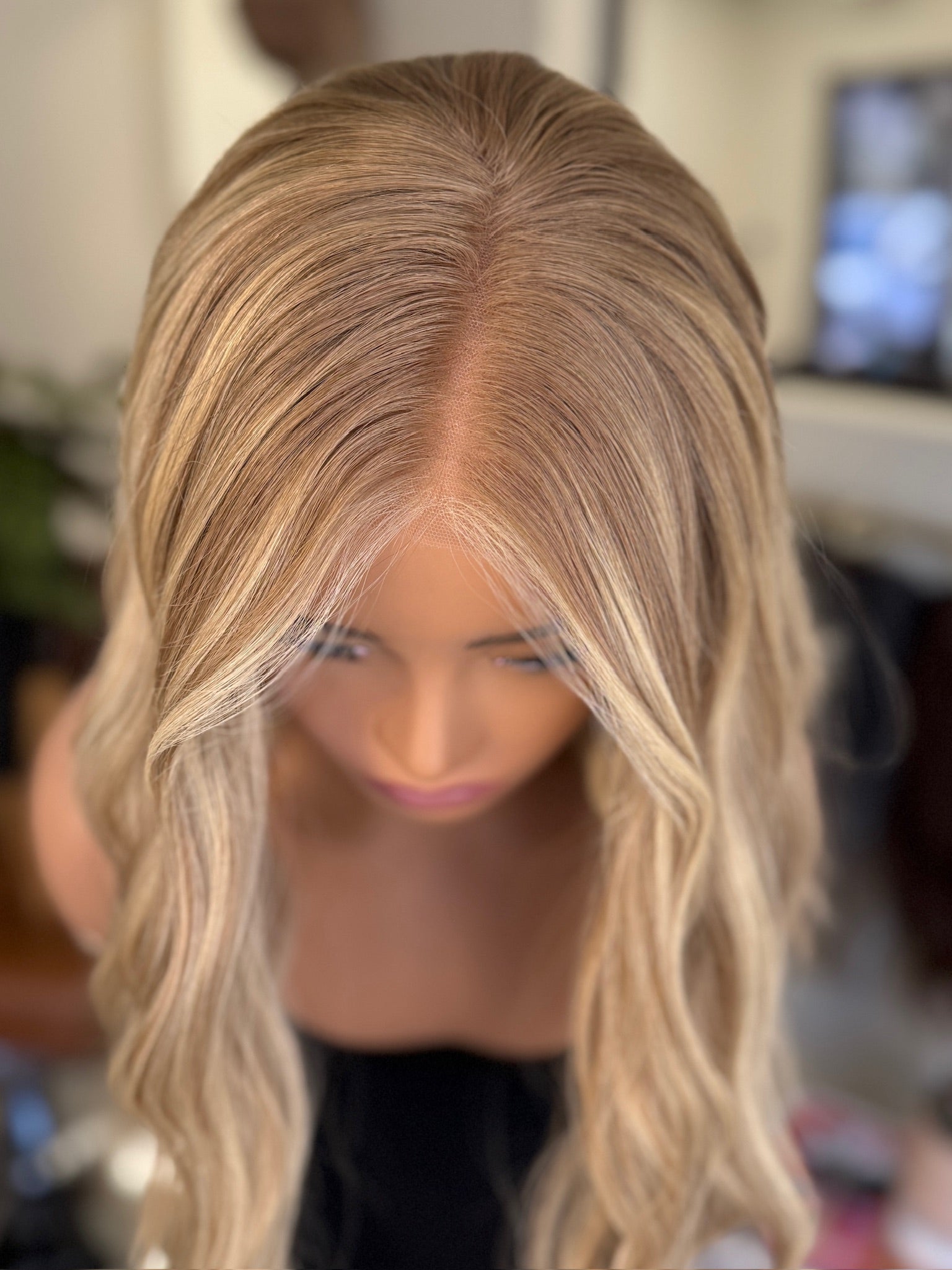 Highlighted Sandy Blonde - Large 21 Inch