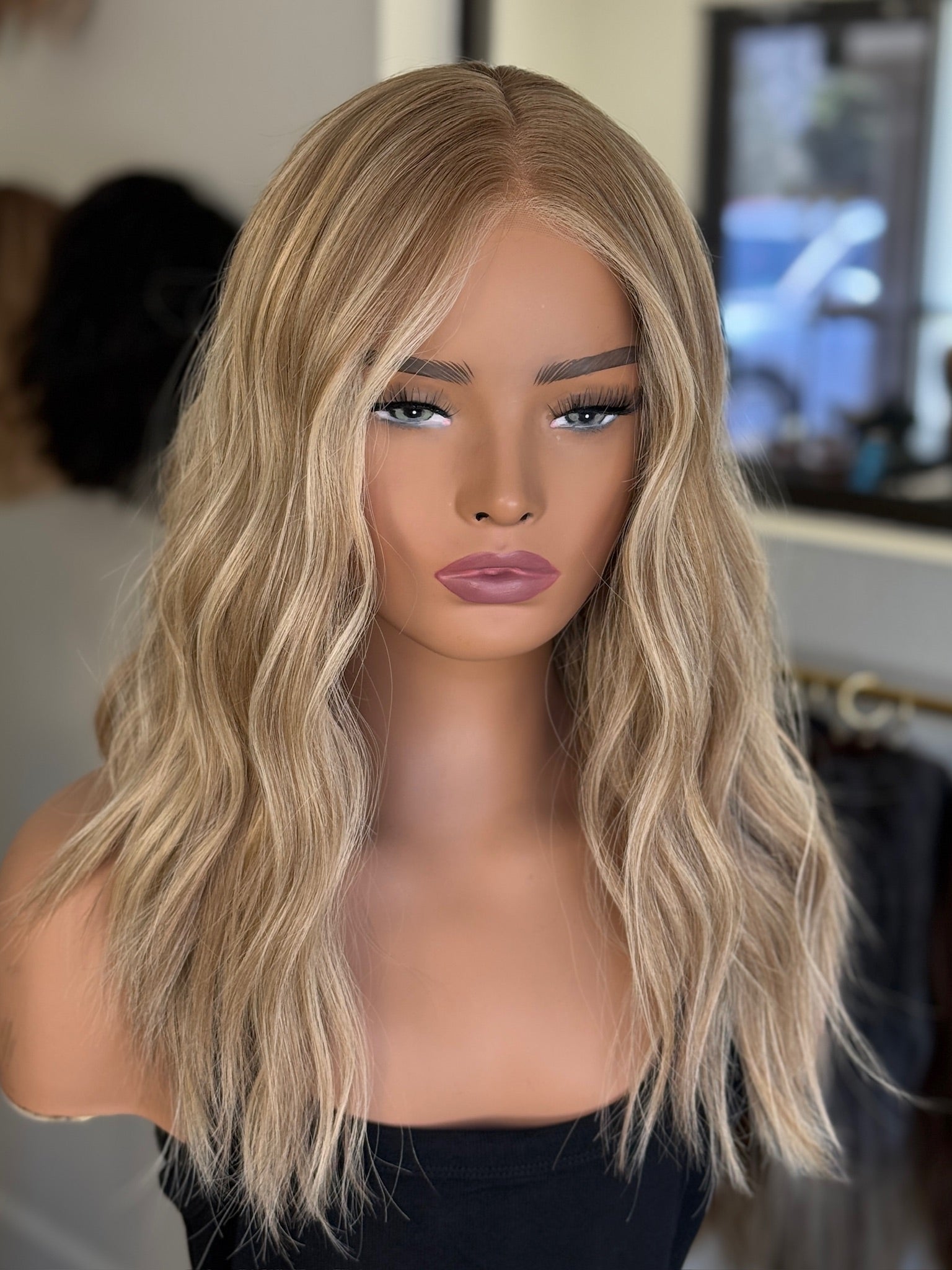 Highlighted Sandy Blonde - Large 21 Inch