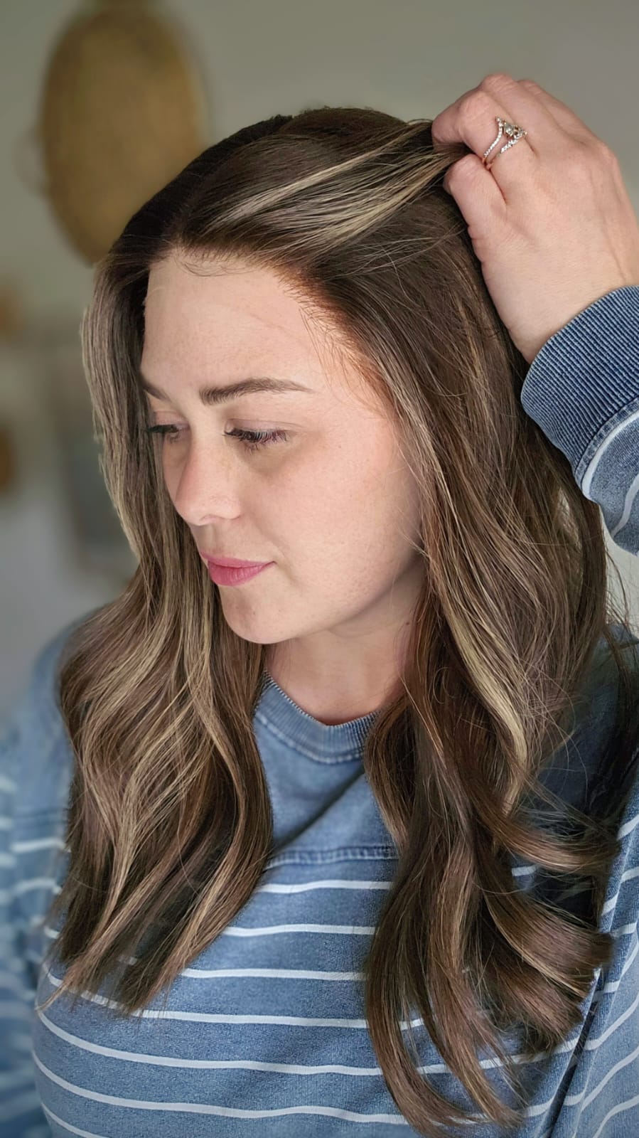 hairline details on the brunette wig