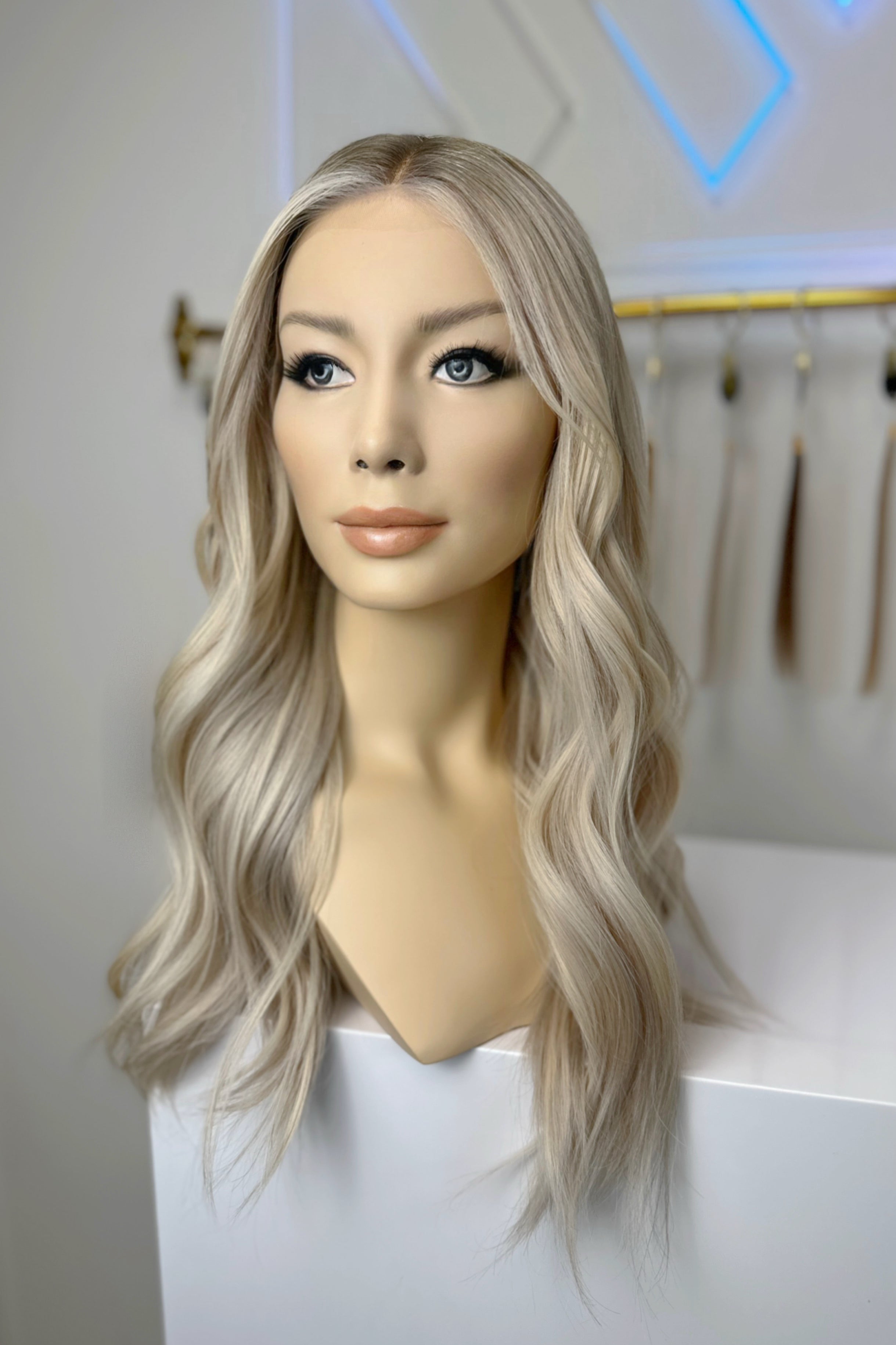 Bianca - Rooted Bright Blonde